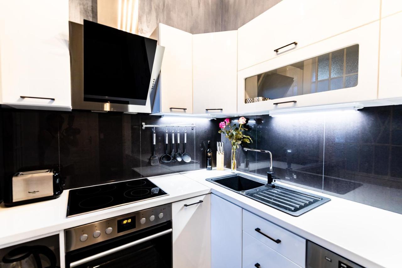 Sophies Place Augarten - Imperial Lifestyle City Apartments Vienna Parking Exterior foto