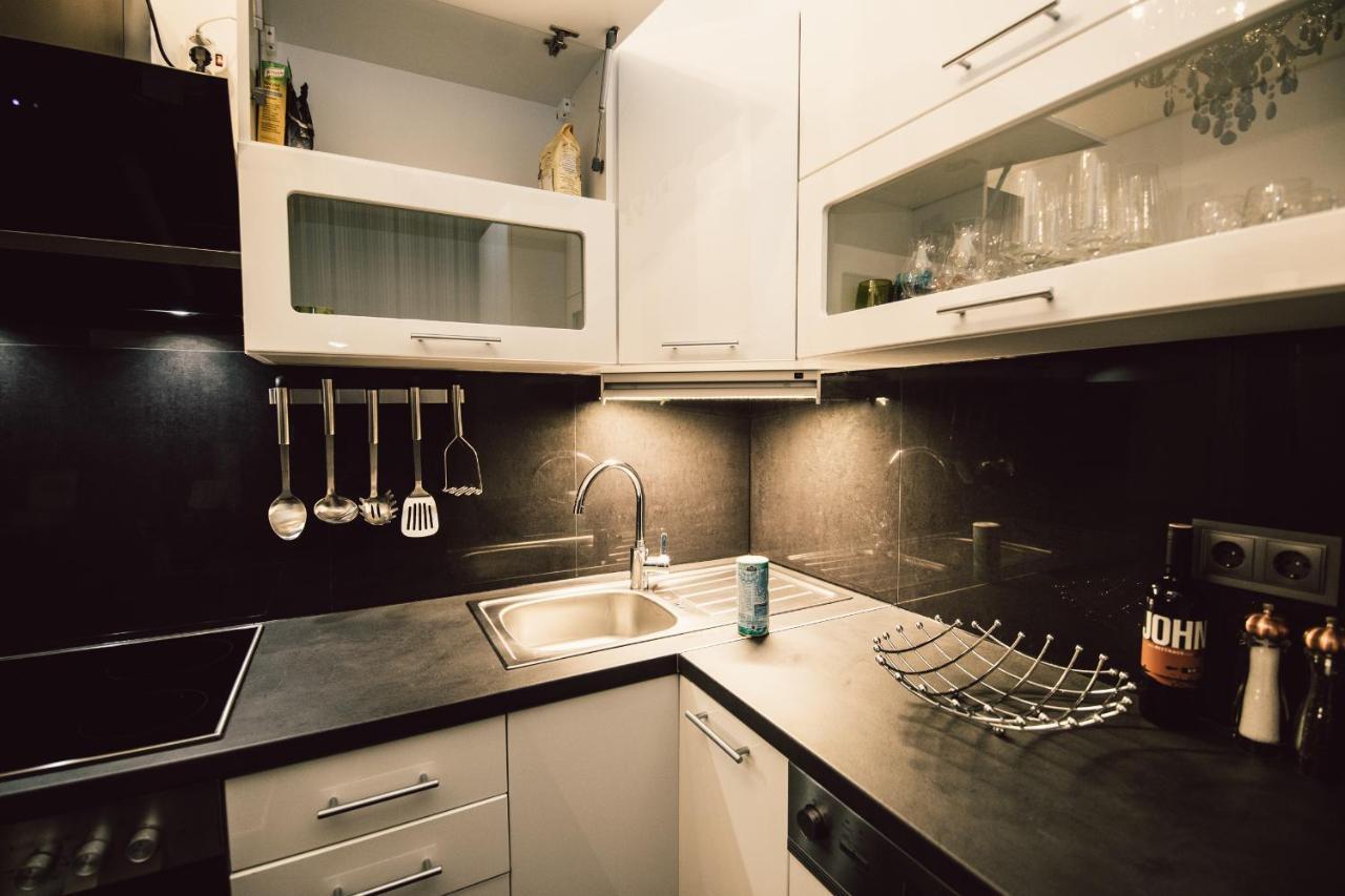 Sophies Place Augarten - Imperial Lifestyle City Apartments Vienna Parking Exterior foto
